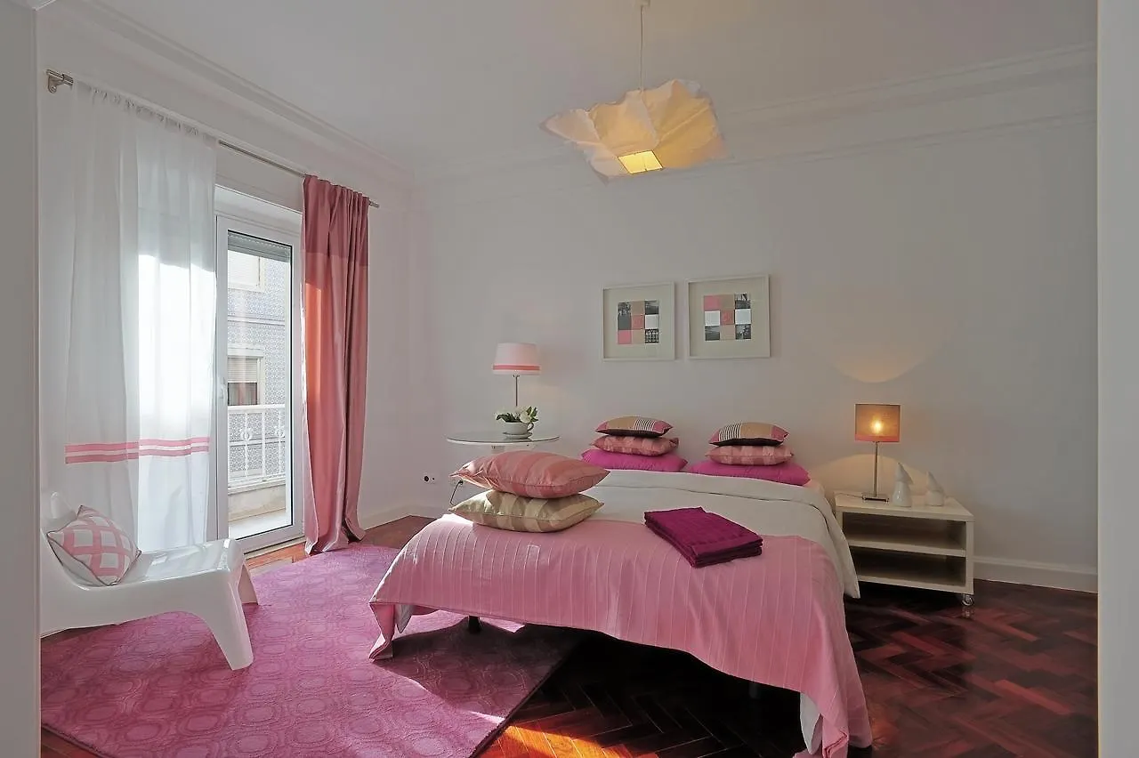 Liverpool Antic 5 Bedrooms Лиссабон